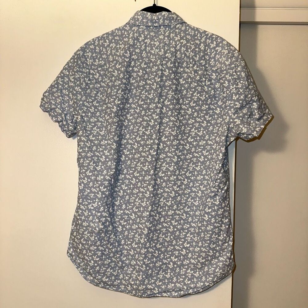 J. Crew Short Sleeve Button Down Collared Shirt Blue White Floral Medium EUC - Picture 5 of 9